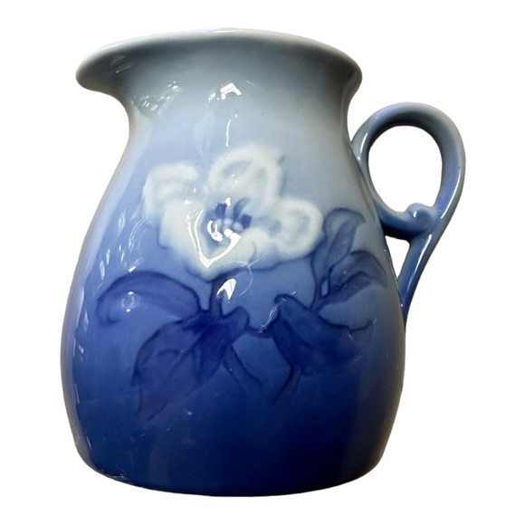 Vintage Bing & Grondahl Creamer and Sugar Set, Made in Denmark - Picture 11 of 16